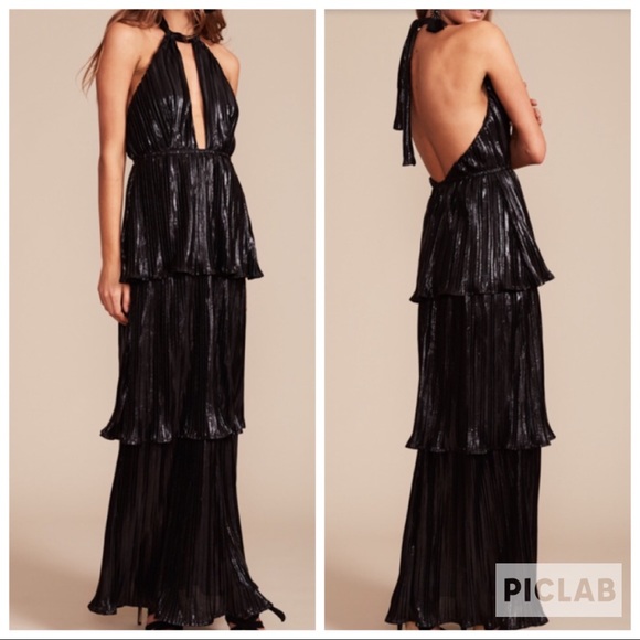 Black gown - Picture 5 of 7